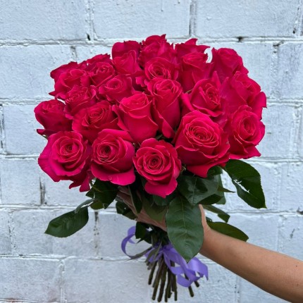 Букет из розовых роз с доставкой  в по Андреевскому